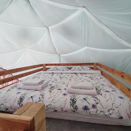 Forrest Glamp Hotel Mieroszow Екстериор снимка