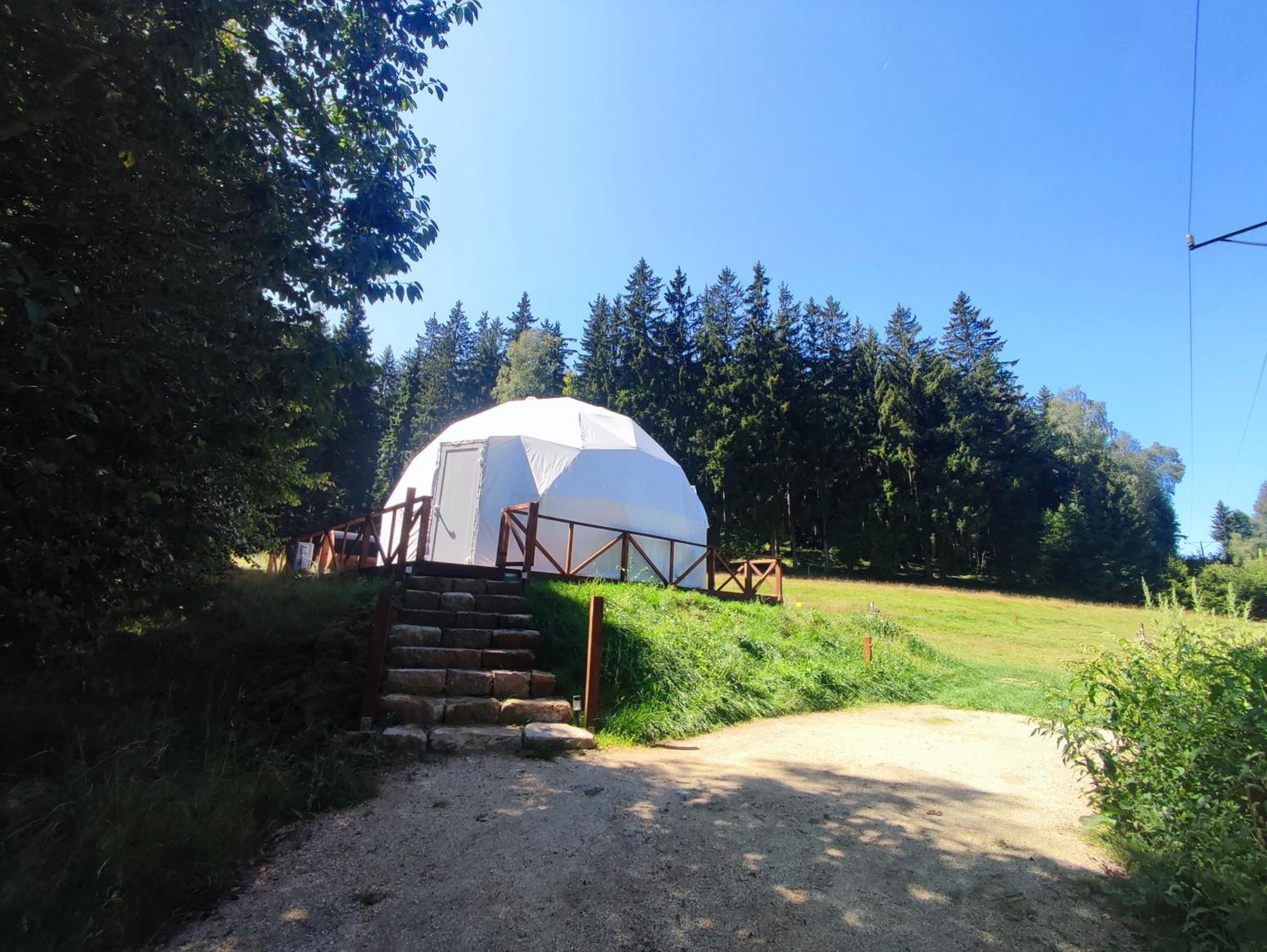 Forrest Glamp Hotel Mieroszow Екстериор снимка
